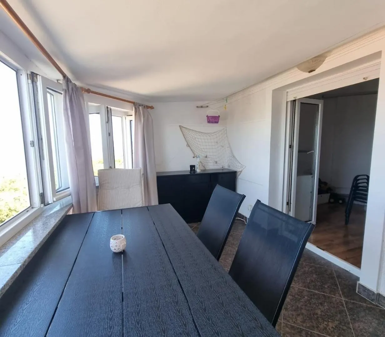Apartman Nika Omisalj 0*,