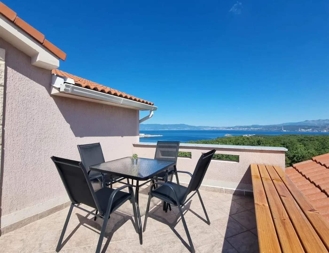 Apartment Apartman Nika Omisalj